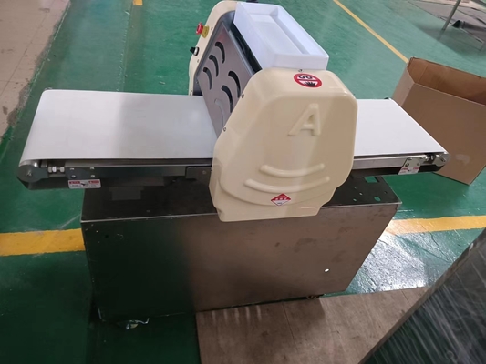 Testaio pesante per ristoranti con rulli da 370 mm e capacità di 80 kg