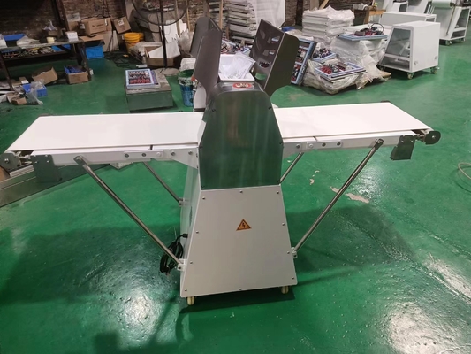 Piastra di pasta verticale da lavoro pesante 0.75kw Potenza 6.5kg Peso massimo della pasta Attrezzature da cucina
