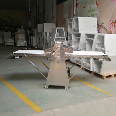 Apparecchiatura da cucina da 230 kg con rango di regolazione a rulli da 0,5-38 mm e potenza da 0,75 kW