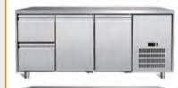 Unità di refrigerazione industriale con sistema di raffreddamento dell'aria per lo stoccaggio a temperatura controllata